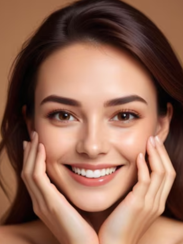 चमकती त्वचा के लिए आपको अपने आहार में कुछ विशेष चीजें शामिल करनी चाहिए